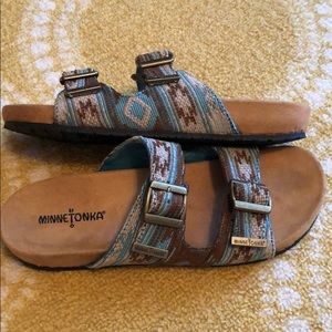 Buckle sandals